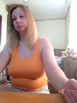 Snapshot of BustyBlond chatting on 05/25/26, 04:23 BustyBlond online show from 05/25/26, 04:23