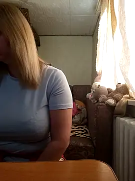 Snapshot of BustyBlond chatting on 04/23/26, 04:08 BustyBlond online show from 04/23/26, 04:08