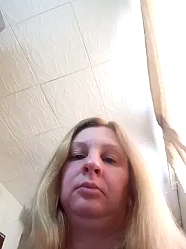Snapshot of BustyBlond chatting on 04/11/26, 07:45 BustyBlond online show from 04/11/26, 07:45