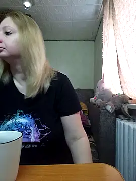 Snapshot of BustyBlond chatting on 04/19/26, 04:02 BustyBlond online show from 04/19/26, 04:02
