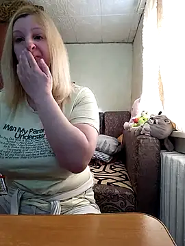 Snapshot of BustyBlond chatting on 03/24/26, 05:29 BustyBlond online show from 03/24/26, 05:29