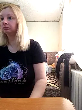 Snapshot of BustyBlond chatting on 03/16/26, 05:44 BustyBlond online show from 03/16/26, 05:44