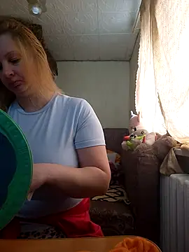 Snapshot of BustyBlond chatting on 04/28/26, 04:39 BustyBlond online show from 04/28/26, 04:39