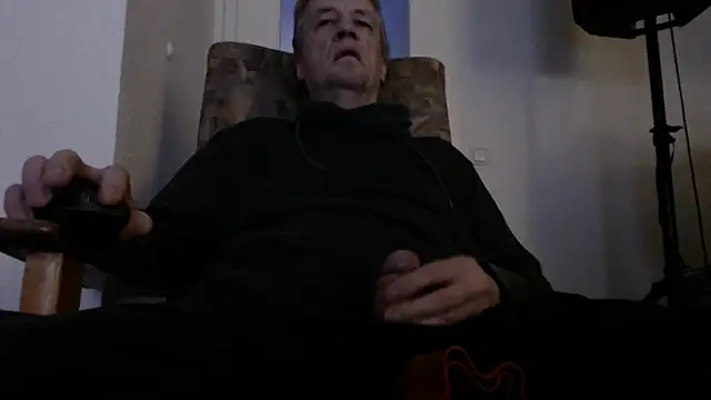 Cordt27 online show from 12/16/25, 05:28