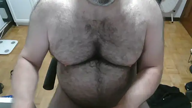 mikeyhotbear online show from 07/17/26, 04:43