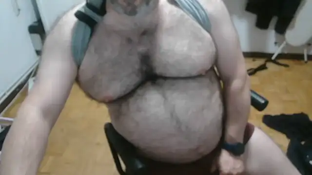 mikeyhotbear online show from 05/26/26, 04:32
