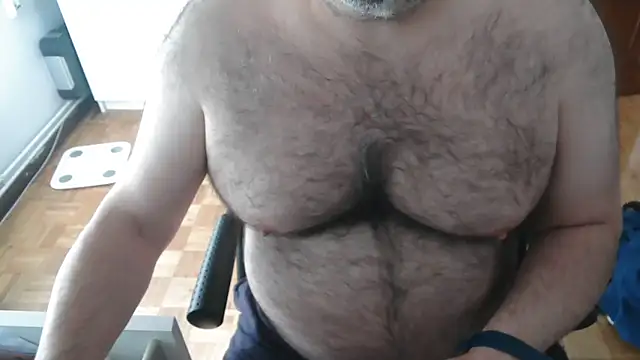 mikeyhotbear online show from 05/19/26, 04:25