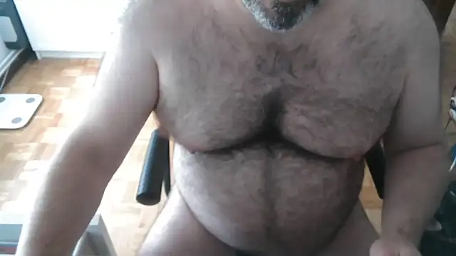 mikeyhotbear online show from 07/28/26, 02:57