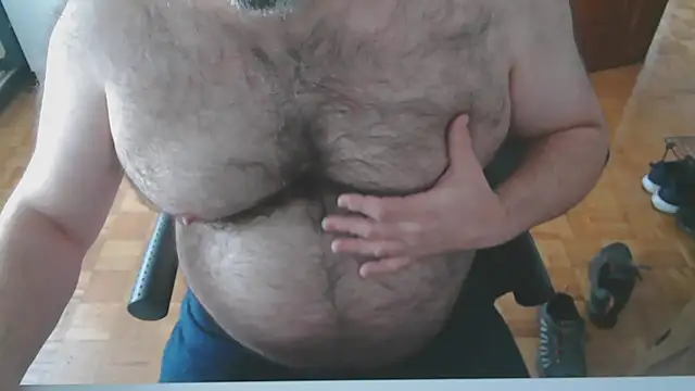 mikeyhotbear online show from 11/04/25, 10:08