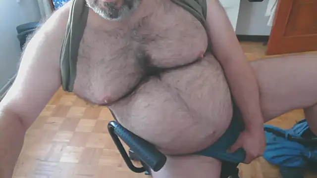 mikeyhotbear online show from 09/26/25, 08:10