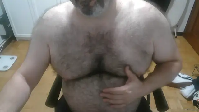 mikeyhotbear online show from 08/04/26, 03:44