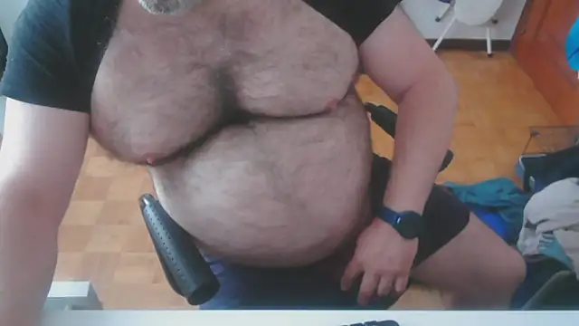 mikeyhotbear online show from 05/25/26, 05:51