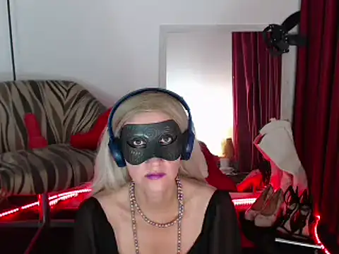 LaraFantasy online show from 12/06/24, 08:21