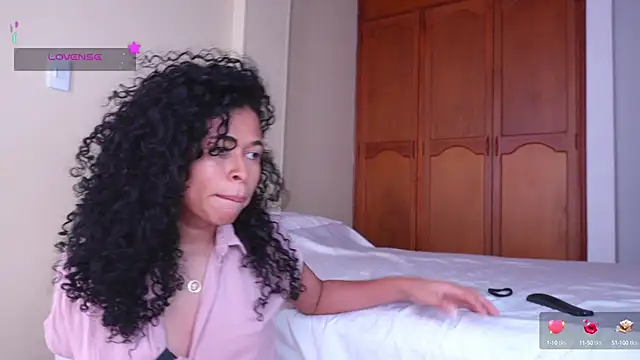 GabriSaenz online show from 09/26/25, 01:18