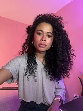 GabriSaenz online show from 12/12/24, 09:26