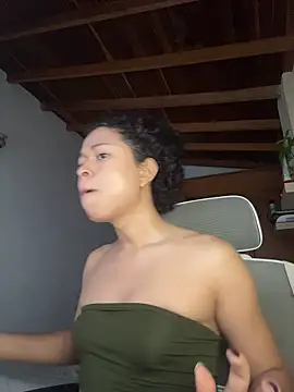 GabriSaenz online show from 03/27/26, 01:12