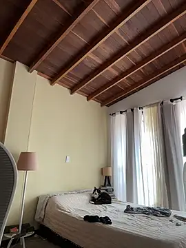 GabriSaenz online show from 12/21/25, 01:24