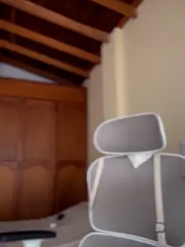 GabriSaenz online show from 11/25/25, 02:06