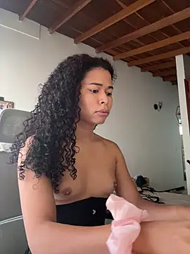 GabriSaenz online show from 03/18/26, 01:24