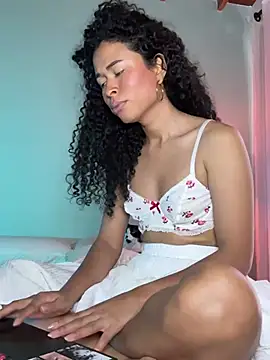 GabriSaenz online show from 03/17/25, 05:16