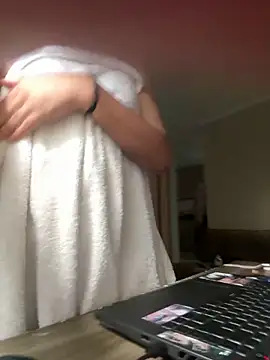 GabriSaenz online show from 12/28/24, 09:30