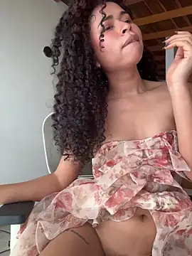 Snapshot of GabriSaenz chatting on 05/11/26, 02:45 GabriSaenz online show from 05/11/26, 02:45
