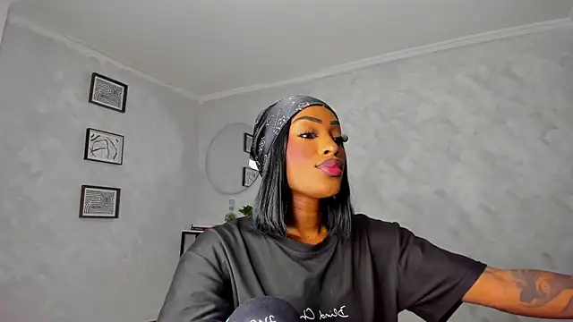 Snapshot of Emattaylor chatting on 12/16/25, 11:03 Emattaylor online show from 12/16/25, 11:03