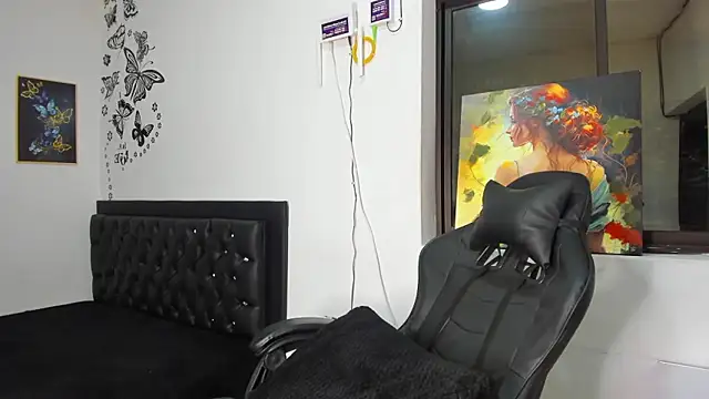 Snapshot of Emattaylor chatting on 12/04/24, 11:13 Emattaylor online show from 12/04/24, 11:13