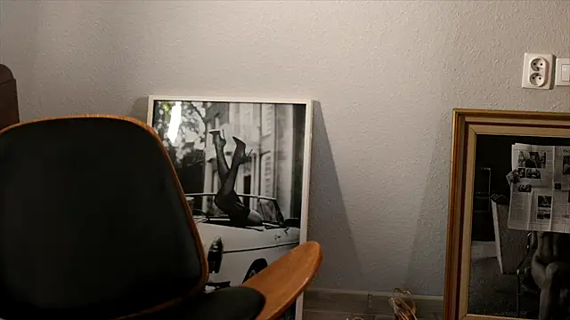 Snapshot of Special___ chatting on 12/23/24, 08:14 Special online show from 12/23/24, 08:14