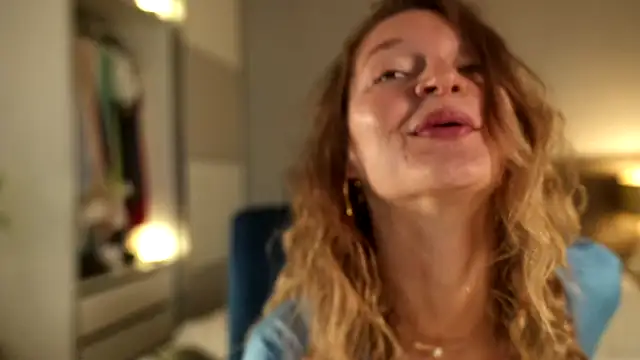 Snapshot of Special___ chatting on 09/28/25, 04:08 Special online show from 09/28/25, 04:08