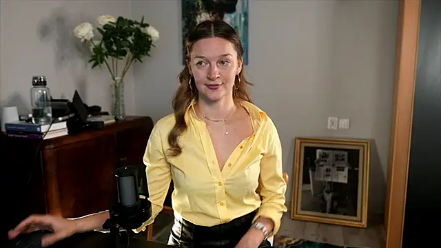 Snapshot of Special___ chatting on 12/22/24, 08:58 Special online show from 12/22/24, 08:58