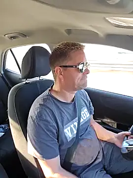 Snapshot of Trucker_Hunter chatting on 02/09/25, 09:58 Trucker Hunter online show from 02/09/25, 09:58