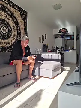 Snapshot of Trucker_Hunter chatting on 02/05/26, 10:11 Trucker Hunter online show from 02/05/26, 10:11