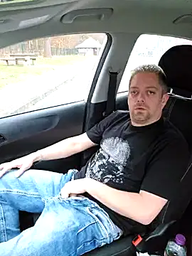 Snapshot of Trucker_Hunter chatting on 03/14/25, 04:51 Trucker Hunter online show from 03/14/25, 04:51