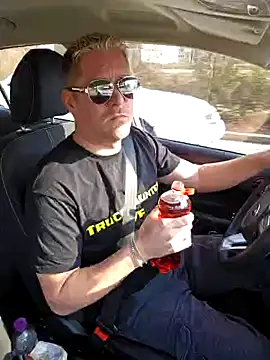 Snapshot of Trucker_Hunter chatting on 03/09/25, 09:46 Trucker Hunter online show from 03/09/25, 09:46