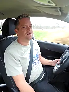 Snapshot of Trucker_Hunter chatting on 02/08/25, 12:06 Trucker Hunter online show from 02/08/25, 12:06