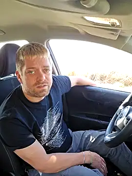 Snapshot of Trucker_Hunter chatting on 02/21/25, 12:06 Trucker Hunter online show from 02/21/25, 12:06