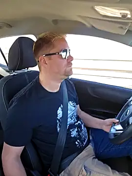 Snapshot of Trucker_Hunter chatting on 03/06/25, 09:47 Trucker Hunter online show from 03/06/25, 09:47