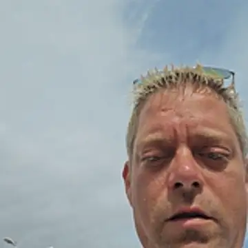 Snapshot of Trucker_Hunter chatting on 02/03/26, 03:06 Trucker Hunter online show from 02/03/26, 03:06