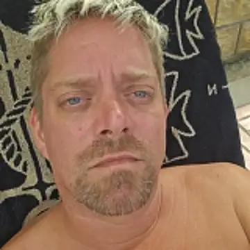 Snapshot of Trucker_Hunter chatting on 10/25/25, 10:25 Trucker Hunter online show from 10/25/25, 10:25