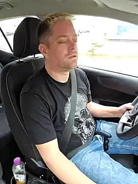 Snapshot of Trucker_Hunter chatting on 03/14/25, 01:35 Trucker Hunter online show from 03/14/25, 01:35