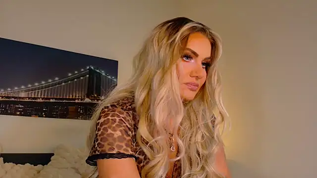 Tinkerbell822 online show from 10/29/25, 08:35