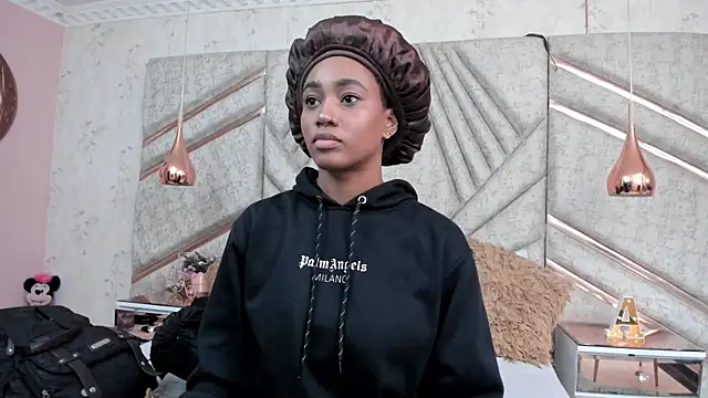 AgataRinaldi online show from 11/12/25, 10:02