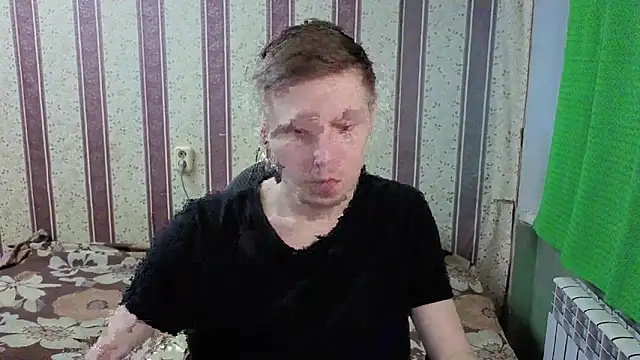 Snapshot of darienlarge chatting on 06/09/26, 03:57 darienlarge online show from 06/09/26, 03:57
