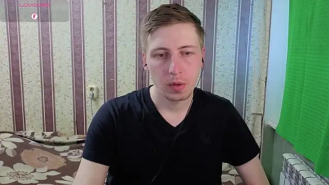 Snapshot of darienlarge chatting on 06/26/26, 05:13 darienlarge online show from 06/26/26, 05:13