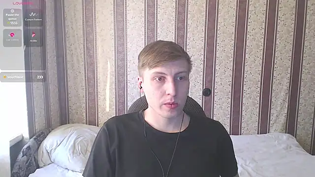Snapshot of darienlarge chatting on 03/22/25, 03:42 darienlarge online show from 03/22/25, 03:42