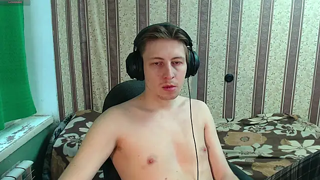 Snapshot of darienlarge chatting on 11/18/25, 11:13 darienlarge online show from 11/18/25, 11:13