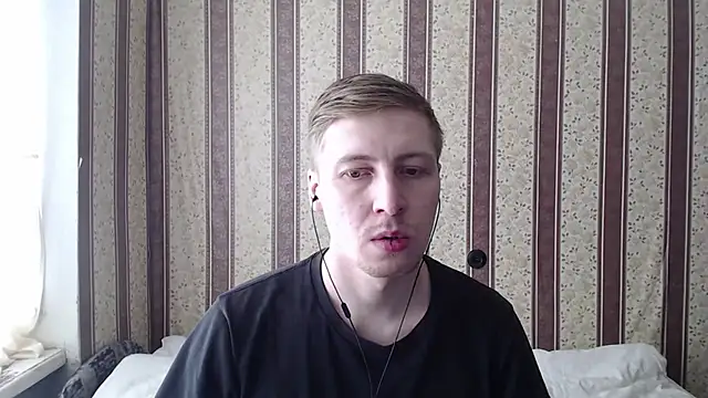 Snapshot of darienlarge chatting on 03/16/25, 01:38 darienlarge online show from 03/16/25, 01:38
