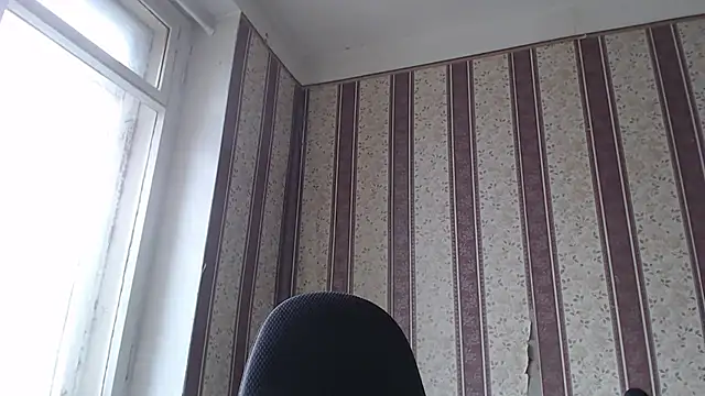 Snapshot of darienlarge chatting on 03/17/25, 02:34 darienlarge online show from 03/17/25, 02:34