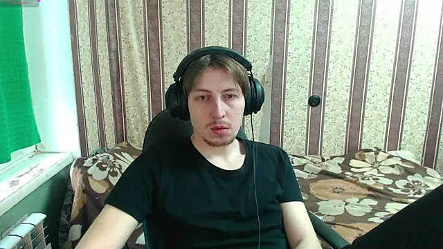 Snapshot of darienlarge chatting on 12/03/25, 10:25 darienlarge online show from 12/03/25, 10:25